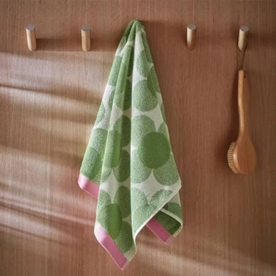 Imagen de Orla Kiely Toallas de baño retro en flor retro, trébol. Tamaño: toalla mano, 50 x 90 cm