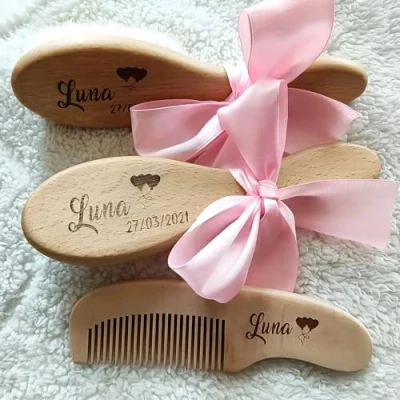 Imagen de HERSTL Juego De 3 Piezas Cepillo Y Peine Personalizados For Bebé Recién Nacido,Cepillo El Cabello Bebé,Peine Madera Bebé,Costra Láctea,Cepillo Cerdas Naturales Cabra