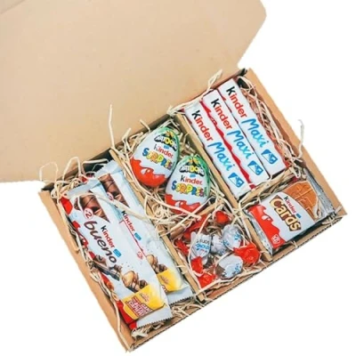 Imagen de Cestas de chocolate Kinder. Regalo original para amantes del Kinder Bueno, Cards, Ferrero Rocher y las barritas (Pequeña)