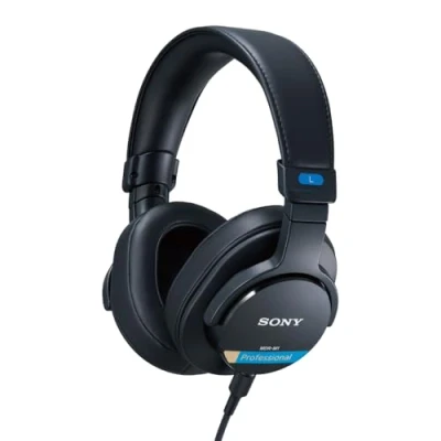 Imagen de Sony MDR M1 Auriculares de Estudio Cerrados Cableados, reproducción Banda Ultra Ancha (5Hz 80 kHz), para Estudios y Mezclas, Ligeros 216g, Incluyen 2 Cables extraibles, Negro