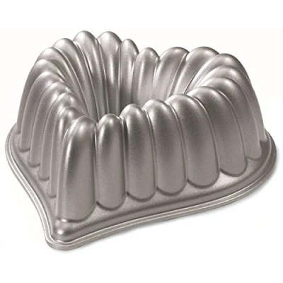 Imagen de Nordic Ware Baking Tin Elegant Heart Bundt Copper 28 x 27 cm / 2.4 Liters