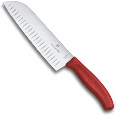 Imagen de Victorinox Swiss Classic, Cuchillo Santoku profesional, Hoja extra afilada, Filo biselado, 17 cm, Mango robusto de plástico, Acero inoxidable, Rojo