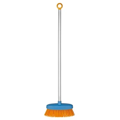Imagen de Fiskars Cepillo, Para niños, Longitud: 80 cm, Filamentos sintéticos/Aluminio, Azul/Naranja, 1001418