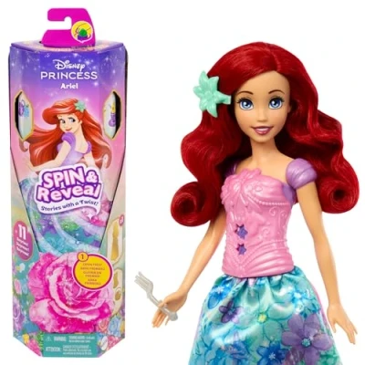 Imagen de Mattel Disney Princess Spin &amp; Reveal Ariel, Muñeca princesa con falda de flores, incluye 11 sorpresas como 5 accesorios y pegatinas, juguete regalo para niños niñas +3 años, HTV88