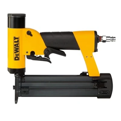 Imagen de DEWALT DPN2330 XJ Clavadora de Precisión Neumática 23GA, Modelo Ligero y Compacto, Potencia Ajustable, Mango Ergonómico Caucho, Caja Aluminio, Incluye Estuche Transporte