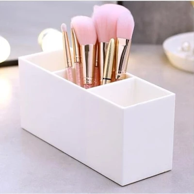 Imagen de Organizador de Maquillaje, Porta Brochas Maquillaje con 3 Compartimentos, Acrilico Organizador, Caja para Cosméticos Delineadores Ojos Lápiz Labial (Blanco)