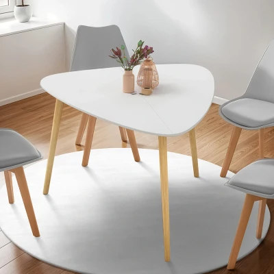Imagen de Mesa de comedor ovalada GAIA, para 4 personas, tablero blanco, patas madera 110 cm