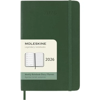 Imagen de Moleskine Agenda Semanal, Semanal 2026 12 Meses Con Espacio Para Notas, Tapa Blanda y Cierre Elástico, Formato de Bolsillo 9x14, Color Verde Mirto