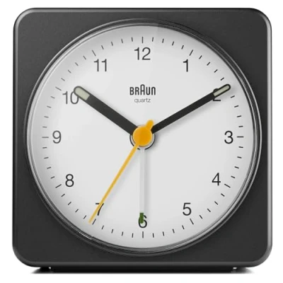 Imagen de Braun Classic Analogue Alarm Clock with Snooze and Light, Quiet Quartz Sweeping Movement, Crescendo Beep in Black White, Model BC03BW.