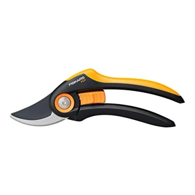 Imagen de Fiskars Tijeras de jardín Plus, P521, Para ramas frescas y ramitas, Recubrimiento antiadherente, Cuchillas acero inoxidable, Longitud: 20,1 cm, Negro/Naranja, 1057167