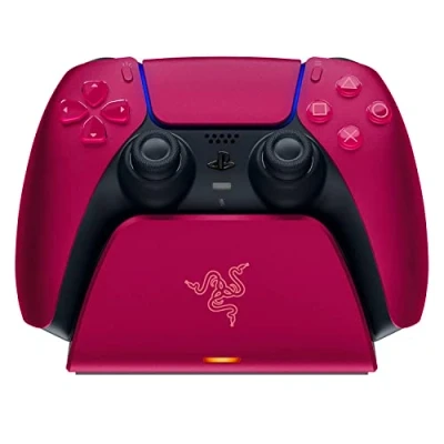 Imagen de Razer Universal Quick Charging Stand Para el mando DualSense de PlayStation 5 (carga rápida, diseño soporte curvo, alimentación USB, navegación con una sola mano) Rojo cósmico