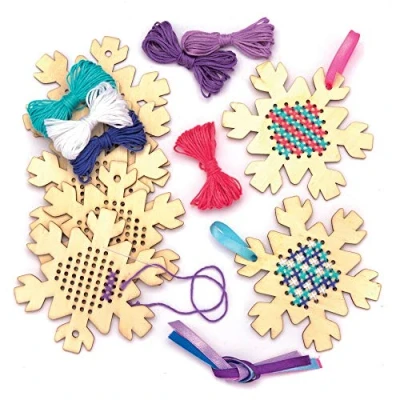 Imagen de Baker Ross Kits Punto de cruz madera Copo nieve (Pack 5) Ideales para manualidades y decoraciones navideñas