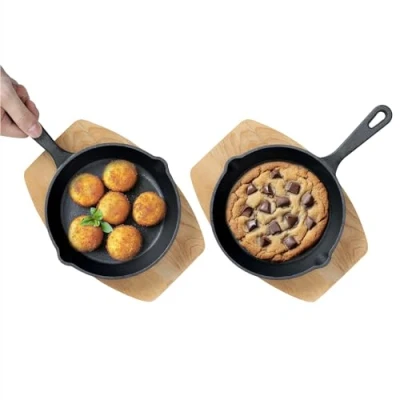 Imagen de Navaris Mini sartenes de Hierro Fundido 2X Sartén para Huevos Tortillas Pancakes Muffins con Base Madera Apta Horno y BBQ ⌀ 15 cm