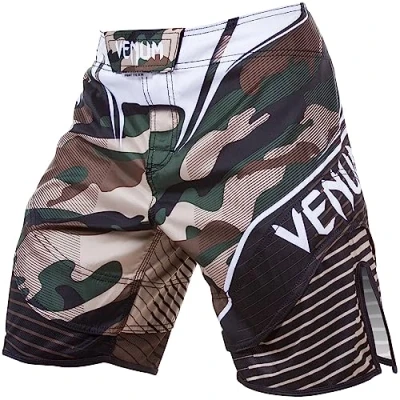 Imagen de Venum Camo Hero Pantalón Corto de Entrenamiento para Hombre, Color Camuflaje, tamaño XS