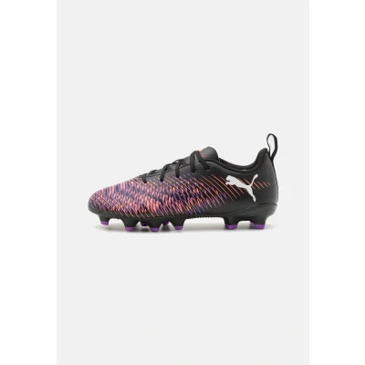 Imagen de Puma Future 8 PLAY FG/AG JR Unisex Botas de fútbol con tacos para niños, Talla: 38.5, black/white/glowing red Zapatos