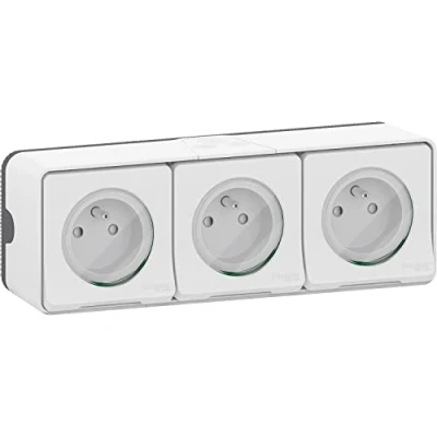 Imagen de Schneider Electric MUR36039 Mureva Style, triple toma de corriente, precableada, 2P+T, estándar FR, 16A, IP55, conexión rápida saliente IP55 IK08 Blanco 3 enchufes