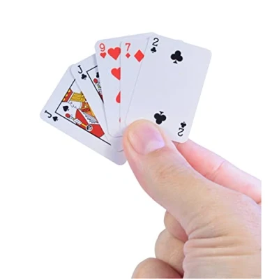 Imagen de Worlds Smallest Super Impulse Juego de cartas en miniatura con 54 para póquer, blackjack, trucos a partir 6 años
