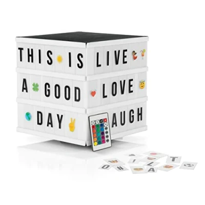 Imagen de EASYmaxx Caja de luz LED para mensajes texto personalizados Mega Set con 150 emojis colores y 173 letras, números símbolos intercambiables [dados]