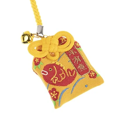 Imagen de lachineuse Omamori japonés Carpa koi para atraer la Suerte y Prosperidad Amuleto Colgar Tradicional Afortunado Color Amarillo Regalo Japón