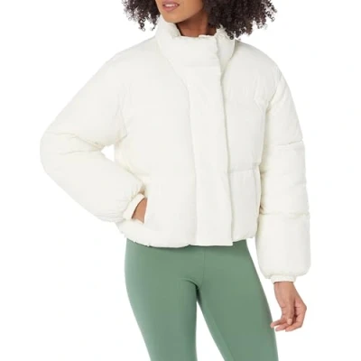 Imagen de Amazon Essentials Chaqueta Corta Acolchada (disponible en tallas grandes) Mujer, Cáscara de Huevo, 6XL Grande