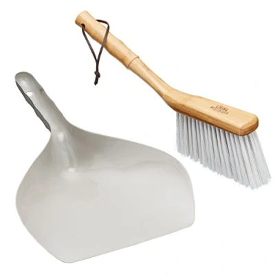 Imagen de KitchenCraft Living Nostalgia Juego tradicional de recogedor y cepillo