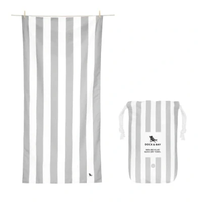 Imagen de Dock &amp; Bay Toalla de Playa Secado Rápido, Sin Arena Compacto, Ligero Materiales 100% Reciclados Incluye Funda Cabana Light Goa Grey, Large (160x90cm, 63x35)