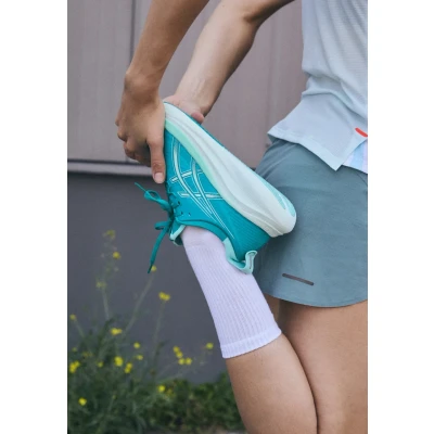 Imagen de ASICS Gel Nimbus 27, Sneaker Mujer, Multicolor, 42 EU