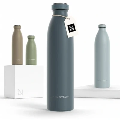 Imagen de Lars NYSØM Botella de Acero Inoxidable aislada 0,75l Agua 0,75 litro a Prueba Fugas para Deportes, Bicicleta, Perro, (Stone Blue, 750ml)
