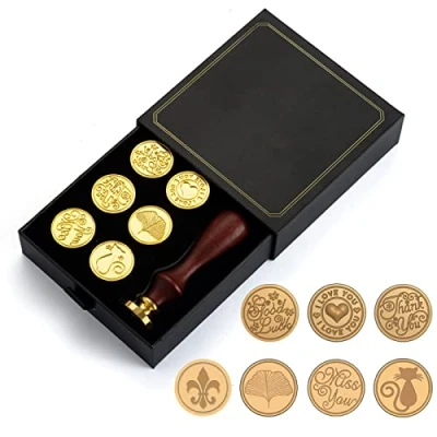 Imagen de Juego de sellos Lacre, Kit 7 + Mango Madera para sellar con cera. Caja Vintage regalo, invitaciones, cartas o postales. Pack cabezal intercambiable.