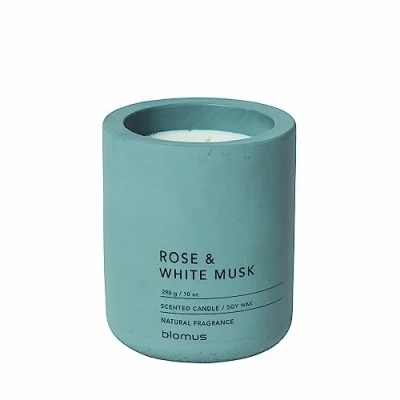 Imagen de Blomus Fraga Vela aromática (Rose &amp; White Musk, Natural Fragance, L, cera de soja en hormigón)