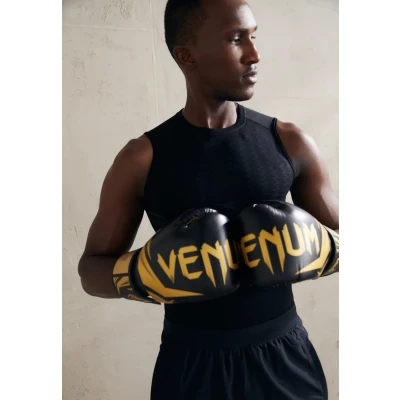 Imagen de Venum Challenger 3.0 Boxing Gloves Unisex Guantes de boxeo, Talla: 16oz, Black/gold
