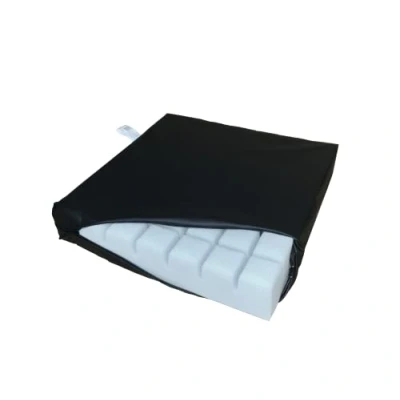 Imagen de Gar Medical Cojín Antiescaras Ranurado, Silla de Ruedas, Ortopedico para Coxis y Lumbares, Funda Impermeable Transpirable, Relleno en Espuma HR Confort.