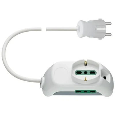 Imagen de Vimar FP00510.CK.B Regleta móvil múltiple, 1 Salida Universal estándar Italiano P40, 2 Salidas P17/11, Cable de 1,5m, Clavija Schuko