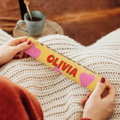 Imagen de Toblerone Navidad personalizado con Nombre leche y chocolate, miel, almendras turrón Texto (200 gramos Navidad)