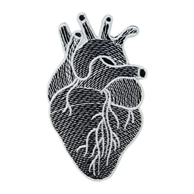 Imagen de Finally Home Parche termoadhesivo con diseño de corazón anatómico en blanco y negro