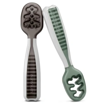 Imagen de NumNum PreCucharas de Aprendizaje para Bebés Juego 2 Cucharas Silicona (Etapa 1 + Etapa 2) #1 Recomendada por nutricionistas y Expertos Baby Led Weaning Ideal BLW (Gris/Verde)