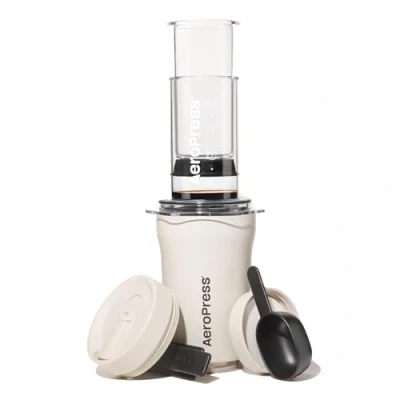 Imagen de AeroPress Go Plus, cafetera portátil pequeña para viajes y camping, método de preparación 3 en 1 que combina prensa francesa, Pourover, espresso, café cuerpo completo sin amargor, kit
