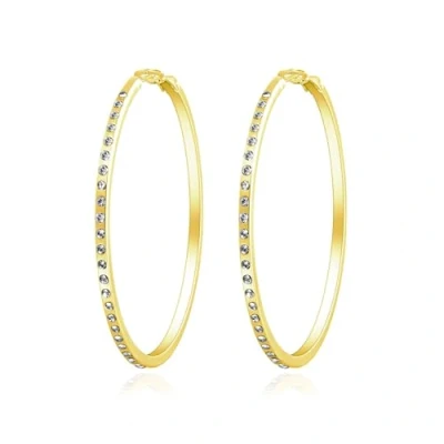 Imagen de Aretes tipo argolla de 50 mm chapados en oro creados con cristales Zircondia®