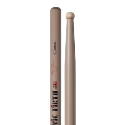 Imagen de Vic FIrth Baqueta para cajas serie Corpsmaster® Signature Thom Hannum Punta de Madera