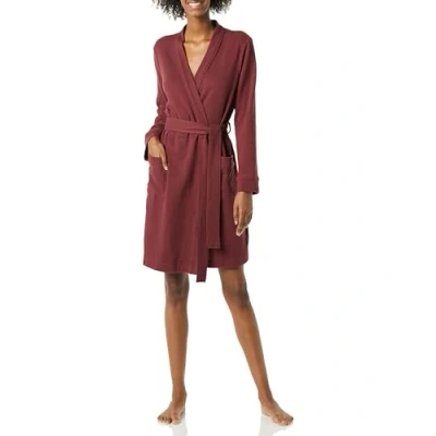 Imagen de Amazon Essentials Bata Media Ligera con Diseño Gofrado (Disponible en Tallas Grandes) Mujer, Burdeos Intenso, S
