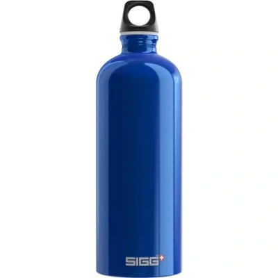 Imagen de SIGG Traveller Dark Blue botella cantimplora (1 L), con tapa hermética sin sustancias nocivas, de aluminio ligera
