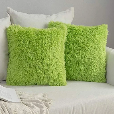 Imagen de MIULEE Navidad Funda de Cojines Pelusa Almohada Felpa Sofá Pelo Artificial Suave Invierno Decoracion para Cama Oficina Dormitorio Habitacion Silla Salon 2 Piezas 45x45cm Verde