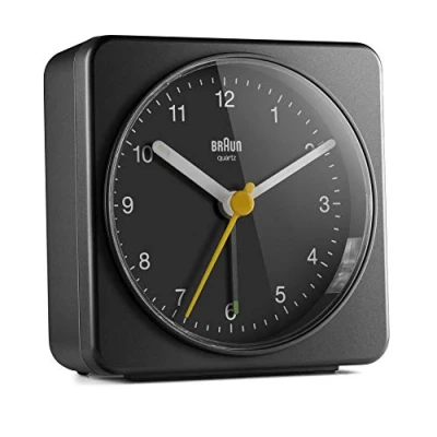Imagen de Braun klassischer analoger Quarzwecker in Schwarz/Schlummerfunktion &amp; Lichtfunktion/ruhiges Präzisions Quarzuhrwerk/leuchtende Zeiger/Crescendo Alarm/Modell BC03B