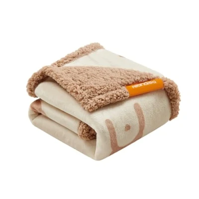 Imagen de Feandrea Manta Impermeable para Perros, Vellón y Franela, Perros Minialtura Pequeños, Gatos, 101 x 73 cm, M, Reversible, Protección Sofá, Cama, Lavable a Máquina, Beige PPB040K01