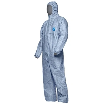 Imagen de DuPont Tyvek 500 Xpert Ropa de protección química con capucha,Categoría III, Tipo 5 B y 6 Resistente pero Ligero BlancoTalla M