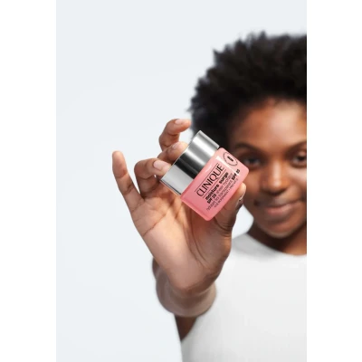 Imagen de Clinique Moisture Surge Crema de Día SPF 25 30 ml