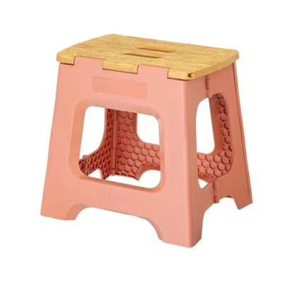Imagen de VIGAR Taburete Plegable Modelo Compact 32 cm de Altura Base Superior Antideslizante Ideal Cocina, Baño y Camping Paso Máximo 150 Kg Color Naranja Marrón