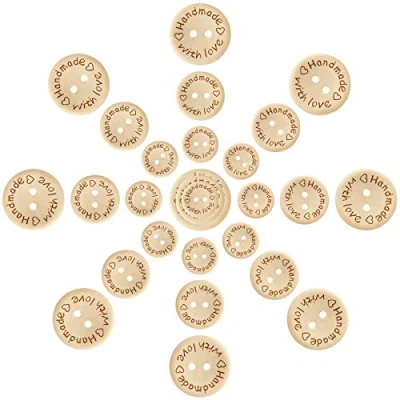Imagen de Pinowu 150 unidades Botones de costura madera hechos a mano con amor para manualidades, 2 agujeros, 152025mm