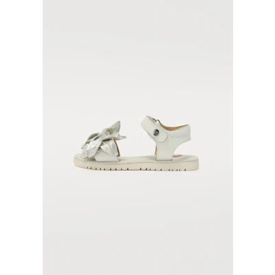 Imagen de Gioseppo Marinette Sandalias para niños, Talla: 27, Blanco Zapatos