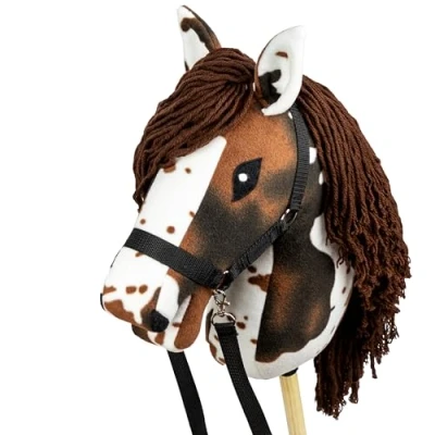 Imagen de SKIPPI Hobby Horse Pío Alazán, Gran Caballo de Palo con Halter y Riendas en el Set, A3 Blanco Manchas Marrones, Horsing, Regalo para una Niña, un Niño
